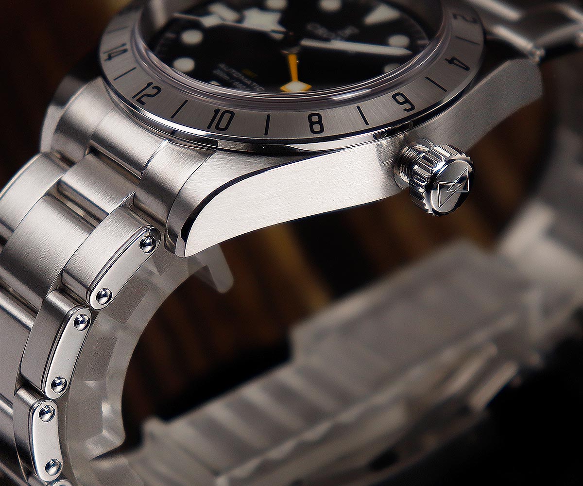 Cronos Vintage GMT 39mm NH34 A - đánh giá và giá Tropic Strap Vintage